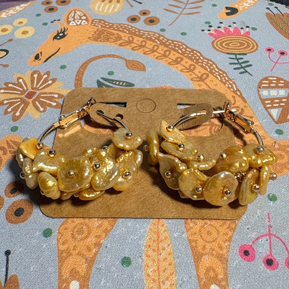 Elegant freshwater pearls Gold Hoop Earrings